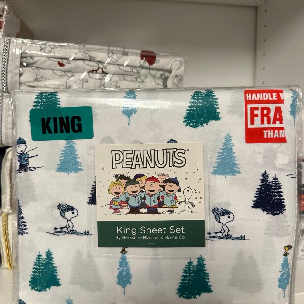 Peanuts King Christmas House sheet set